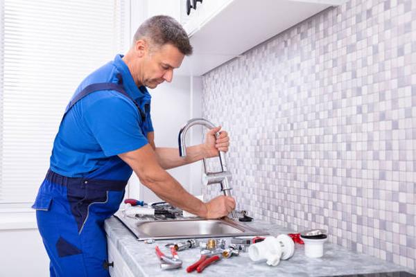 Expert broken faucet repair and replacement services for Pembroke Pines residents